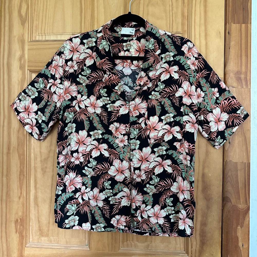 Aritzia Floral Cuban Collar Buttondown
